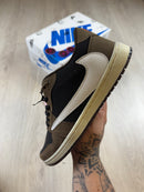 TÊNIS TRAVIS SCOTT MOCHA