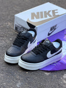 TÊNIS NK COURT VISION - PRETO/BRANCO