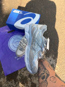 TÊNIS ASICS GEL NYC CINZA/OFF