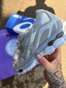 TÊNIS ASICS GEL NYC CINZA/OFF