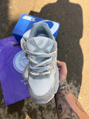 TÊNIS ASICS GEL NYC CINZA/OFF