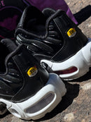 TÊNIS NK AIR MAX PLUS TN - PRETO/BRANCO