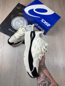 TENIS ASICS GEL OFF-WHITE/PRETO